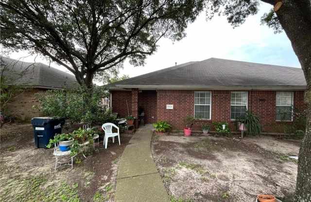 900 Azalea Court photos photos