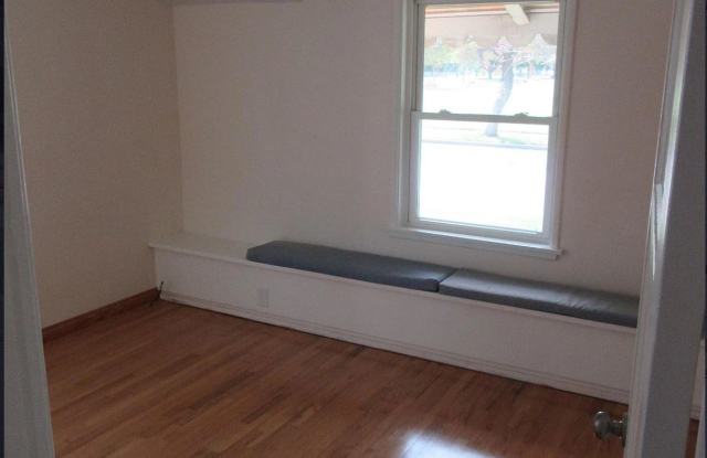 1832 San Anseline Avenue Gallery 4