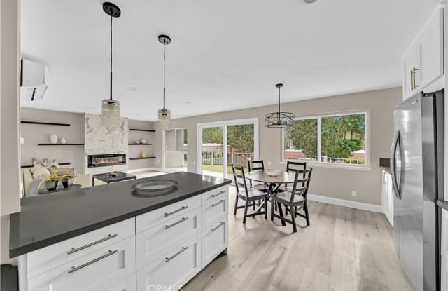 636 avenida sevilla - 636 Avenida Sevilla, Laguna Woods, CA 92637