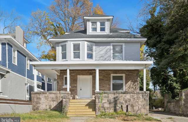 566 RUTHERFORD Avenue unit: 2 photos photos