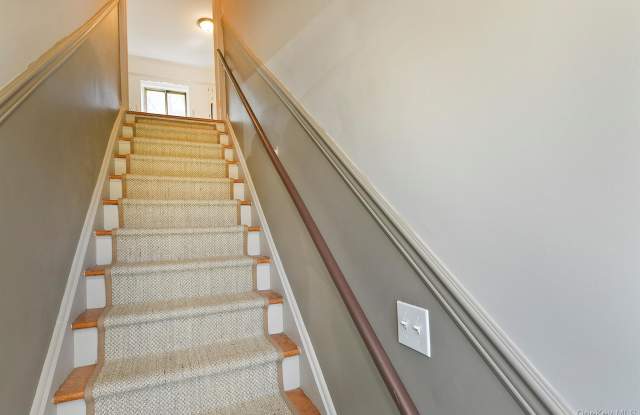 8 Harbor Hill Road Gallery 4