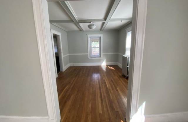 153 Delhi St. Gallery 4