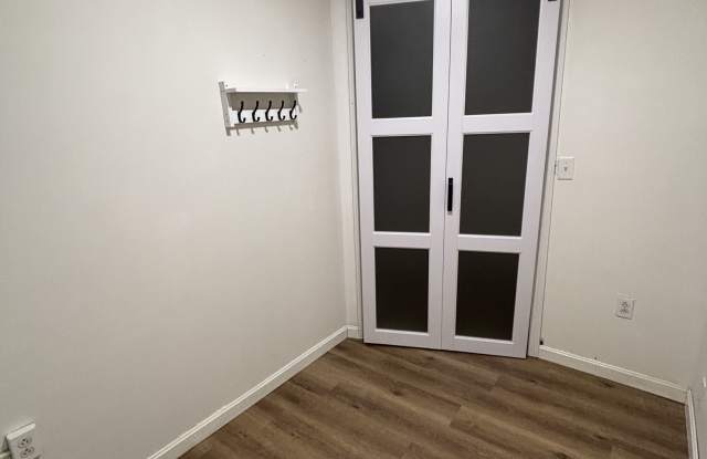 4 Western Avenue - C photos photos