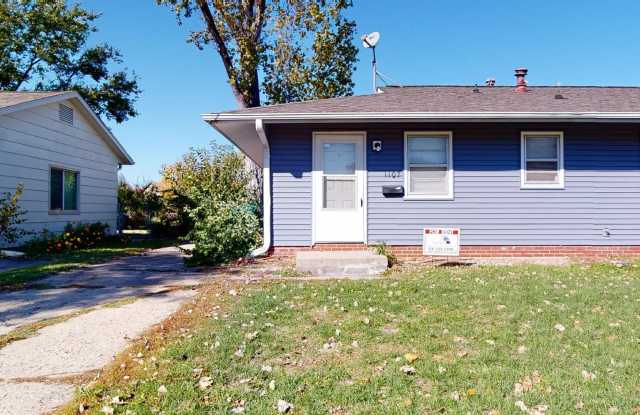 Affordable 1 Bedroom Duplex In North Ames! 1107 28th St photos photos