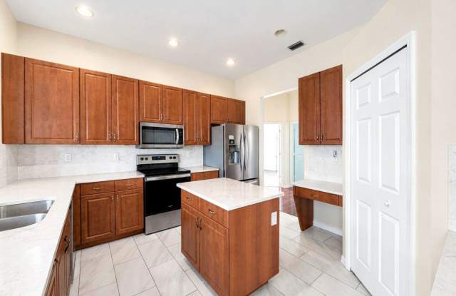 Private Estate Living on 2.6 Acres in Golden Gate Estates Gallery 3