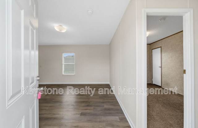 812 Monroe Lane Gallery 3