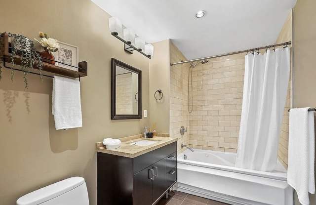 194 Meserole St Apt 1A Gallery 4