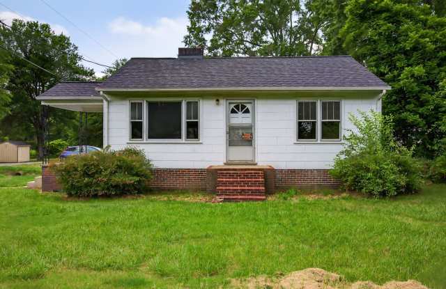 2 Bedroom, 1 Bathroom House in Madison! - 110 Cardinal Road, Rockingham County, NC 27025