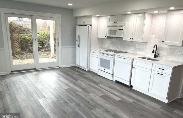 2700 CALKINS photos photos