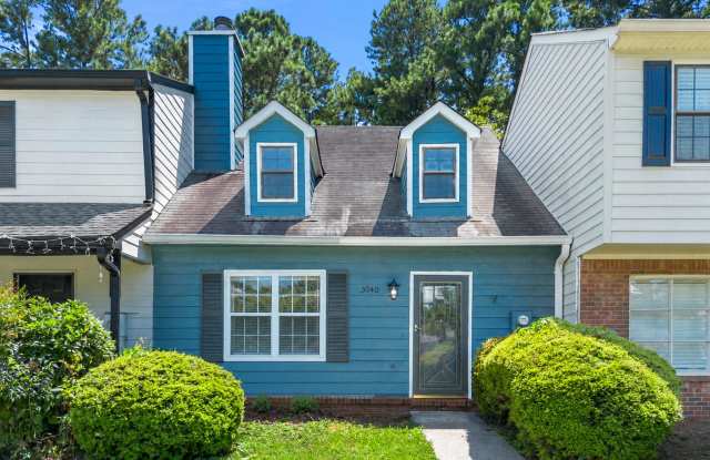 $1,495 Special – Apply by Thu 11/12! Renovated 2BR Townhome in Kennesaw Gallery 1