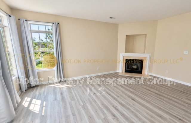 8601 Sawleaf Ct Gallery 2