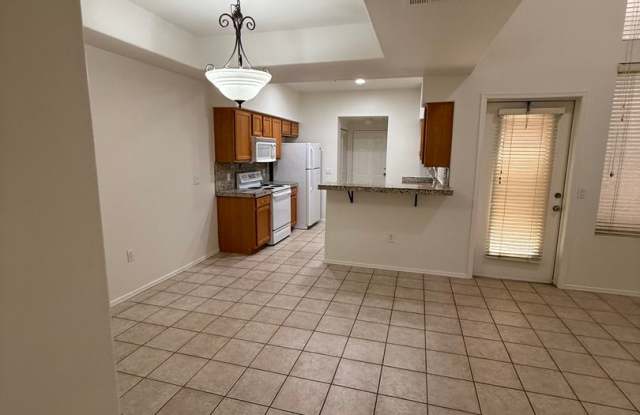 3 Bedroom Townhouse with Garage, Gated Community (Broadway  McClintock) photos photos