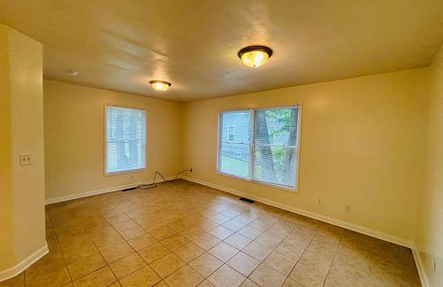3 Bedroom, 2.5 Bath Duplex Gallery 3
