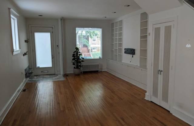 1847 Ontario Pl NW Unit A Gallery 4