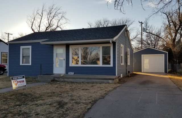 2 Bedroom, 1 bathroom with Detached Garage! photos photos