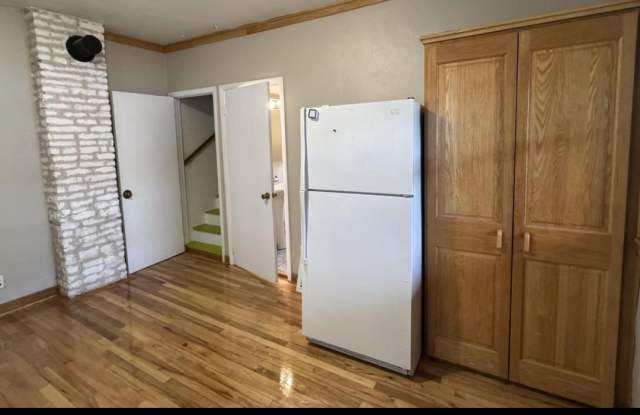 220 East Smith Street - 220 East Smith Street, Milwaukee, WI 53207