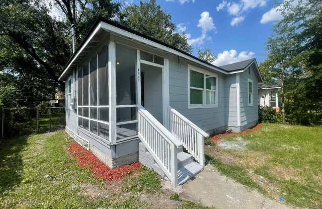 3/1 Single family home : Available now! photos photos