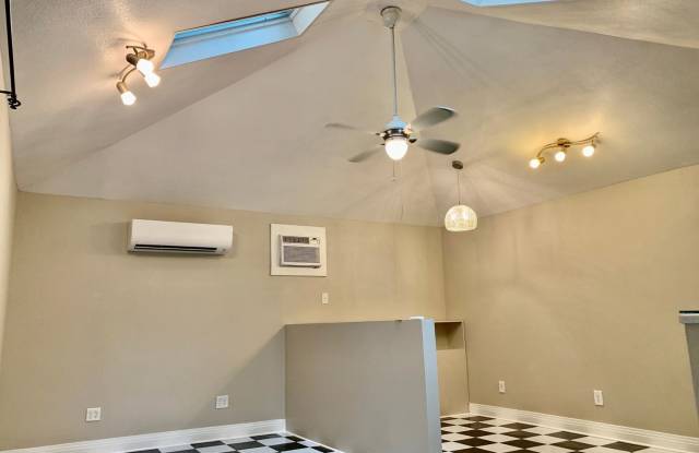 1511 Unit A W. 30th Street Gallery 2