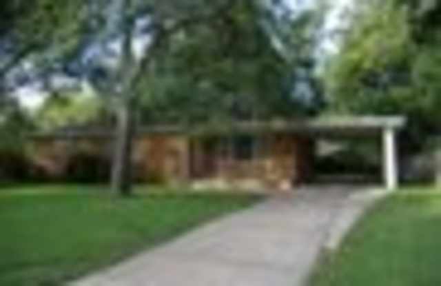735 N Brownthrush Ln photos photos