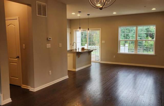 2207 EVIN DR Gallery 4