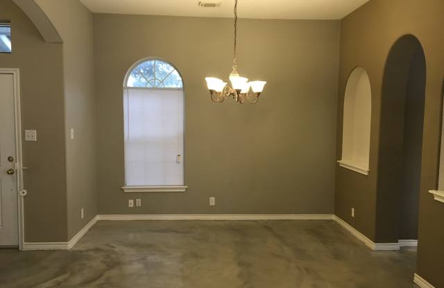 Welcome home to 824 Crossbranch! Gallery 4