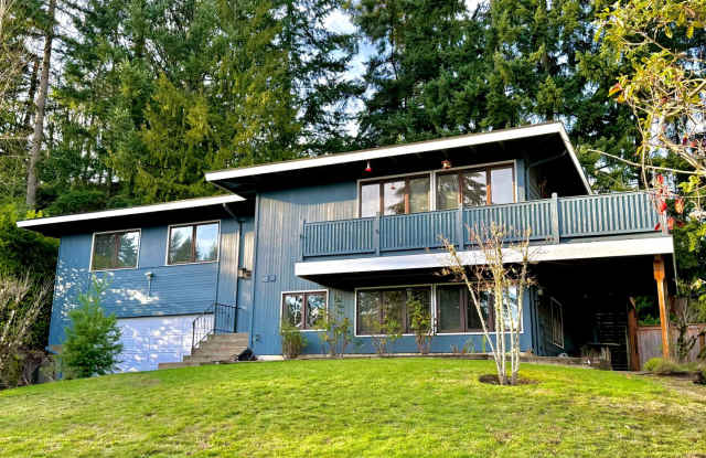 Spacious Cherry Crest Home with Exceptional Natural Light  Privacy photos photos