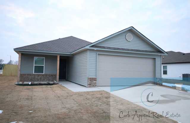 Beautiful Newer Construction 4-Bedroom Home – Fenced Yard, 2-Car Garage & Nettleton Schools! Gallery 1