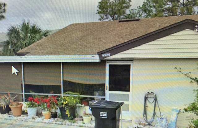 3 Bedroom 2 Bath Condo For Rent at 2747 Willow Run Orlando, FL 32808 photos photos