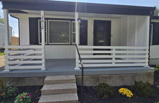 Beautifully Renovated 3-Bedroom, 2-Bath Louisville Home Gallery 4