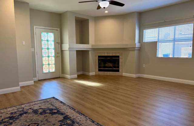 Large 2 bedroom corner unit townhome Gallery 3