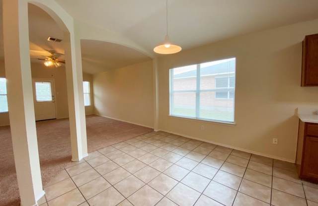 606 McCarthur Dr. Gallery 4
