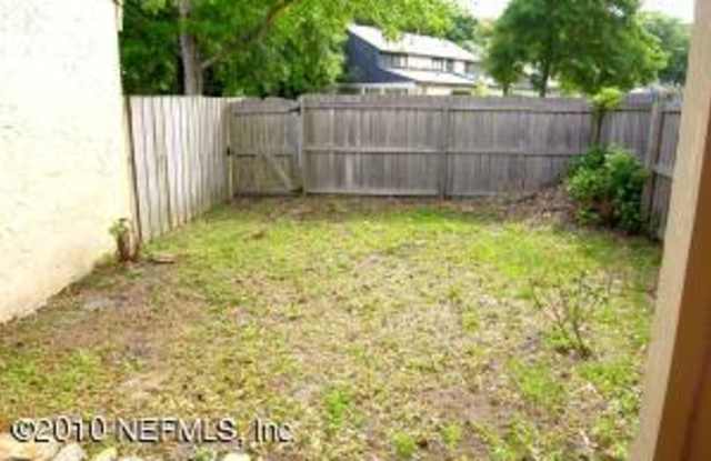8523 Windypine Ln Gallery 2
