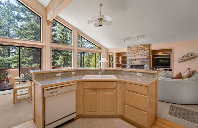 Large sunny Townhome photos photos