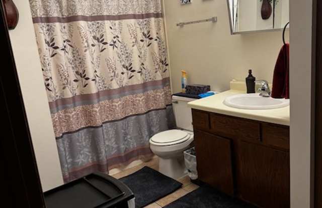 Cozy 1-Bedroom, 1-Bath Apartment in Onalaska - Perfect Location! $950 Available 6/01/2026 photos photos
