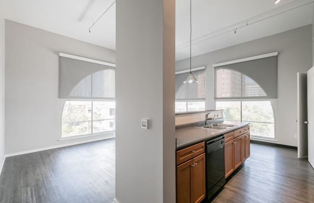 Court Square Apartments Gallery 4