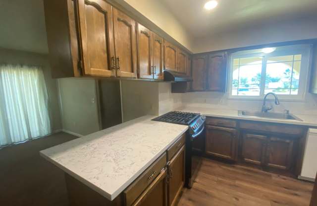 Large Lot, quiet street, spacious home, ready for move in today! photos photos
