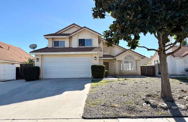 Move-In Ready 3 bed  2.5 Bath Home with a Spacious Backyard in Moreno Valley! photos photos