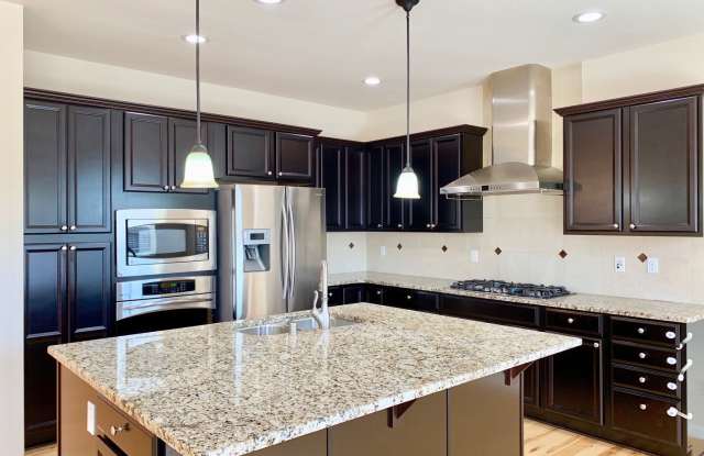 7739 NE 201st Pl Gallery 2