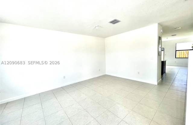 23373 SW 129th Path Gallery 4