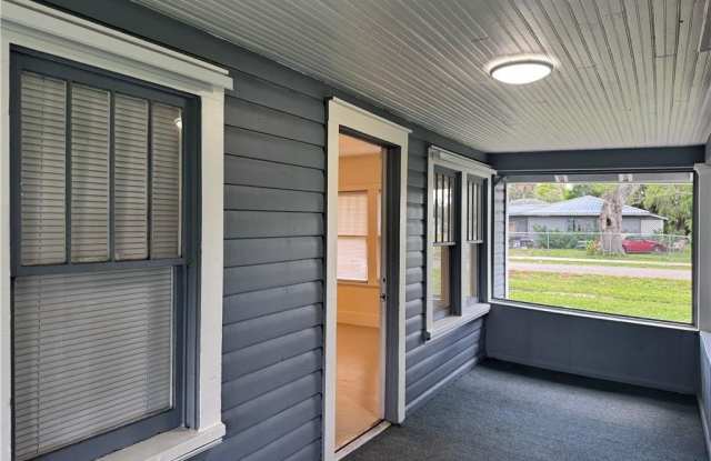 2525 Broadway lot: 22 Gallery 4
