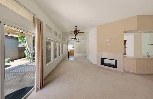 Spacious Rancho Mirage Home Gallery 3