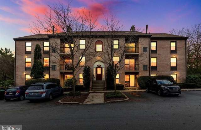 Beautiful 2-Bed, 2-Bath Condo in Chesterbrook's Eagles Ridge – Available Sept 1 | Pet Friendly photos photos