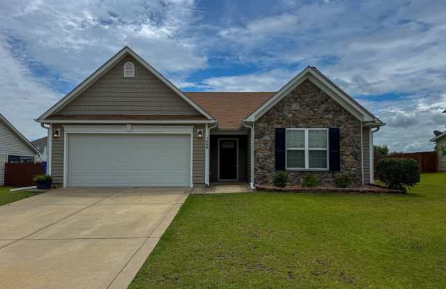 Lovely 3 Bed 2 Bath Fayetteville Home with Fenced Yard photos photos Lovely 3 Bed 2 Bath Fayetteville Home with Fenced Yard photos photos