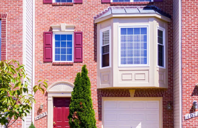 Stunning 3BR, 2.5BA Town Home in the Willows of Potomac!! photos photos