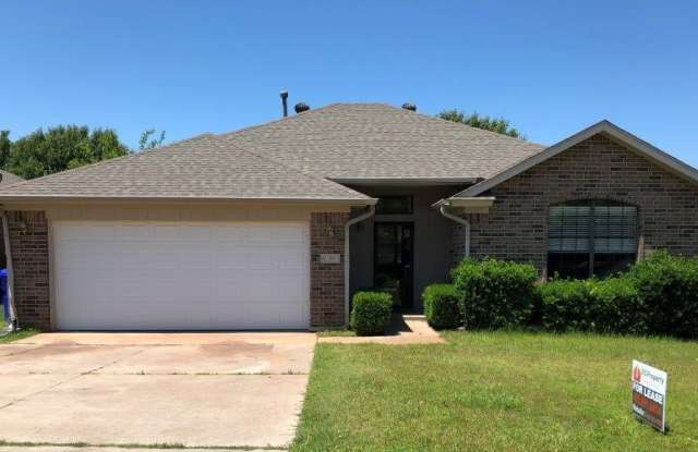 3 bed 2 bath home for rent in Norman near SE 24th and Lindsey, new paint, new flooring, great area! - 1912 Old Central Drive, Norman, OK 73071