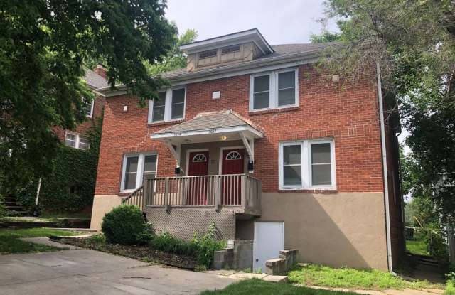 3BR Duplex Midtown- June 1 move-in - 3652 Cass Street, Omaha, NE 68131