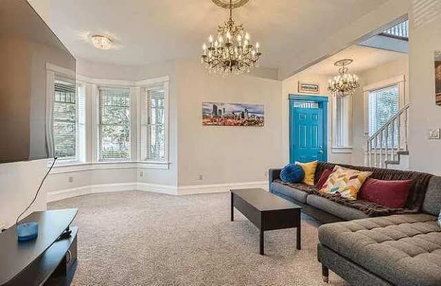 3247 West 19th Avenue - Carriage Unit B Gallery 3