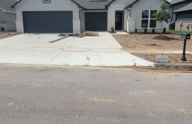 New Construction 5 Bed 3 Bath Simmons Home photos photos