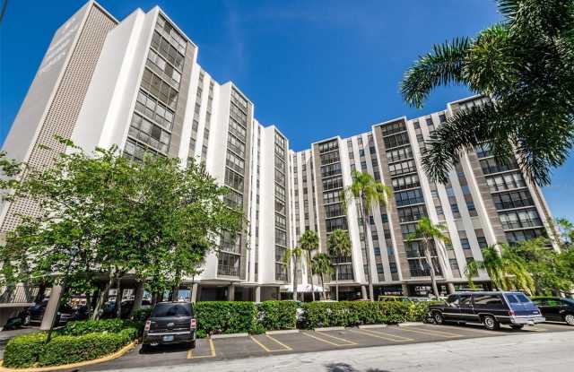 10355 PARADISE Boulevard Gallery 3