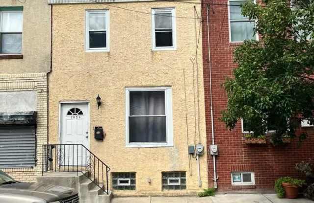 Large 3 Bedroom 1.5 Bath Townhome in Point Breeze! Central Air! W/D! Yard! photos photos Large 3 Bedroom 1.5 Bath Townhome in Point Breeze! Central Air! W/D! Yard! photos photos